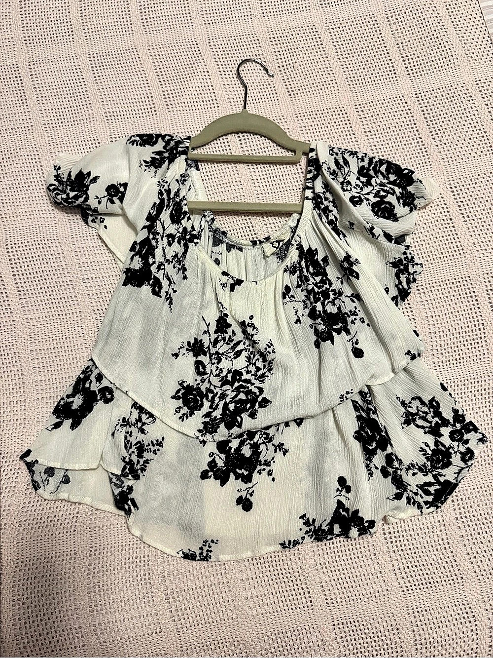 PPLA Clothing Floral Ruffle Blouse -medium